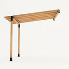 En bois pergola with a flat toit sur fond blanc